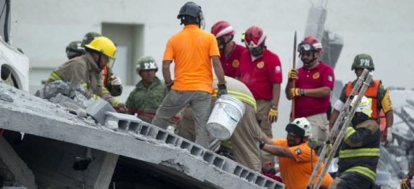 Aumentan a 8 los muertos por derrumbe de construcción en Monterrey