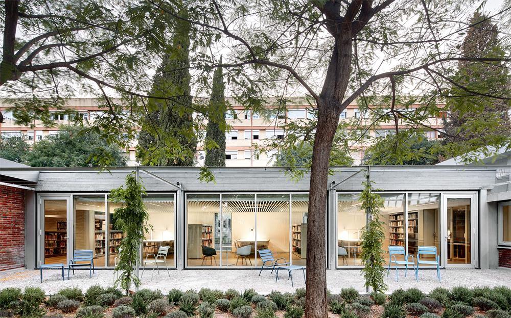 Oliveras Boix, Biblioteca Montbau en Barcelona