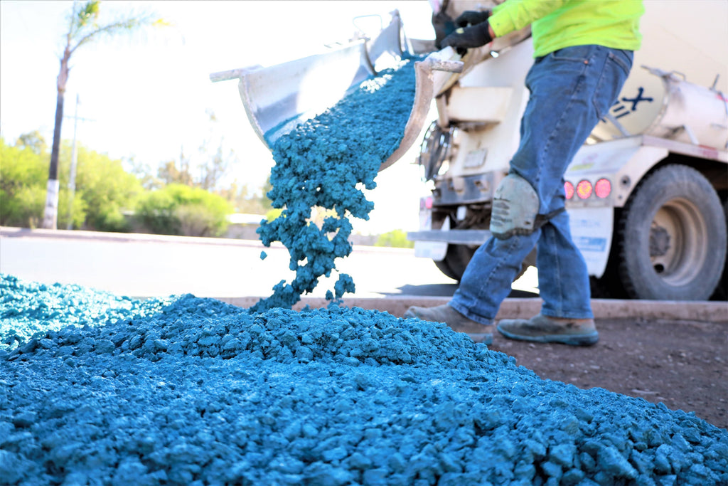 CEMEX SUMINISTRA NOVEDOSO CONCRETO AZUL PARA CICLOVÍA EN DURANGO