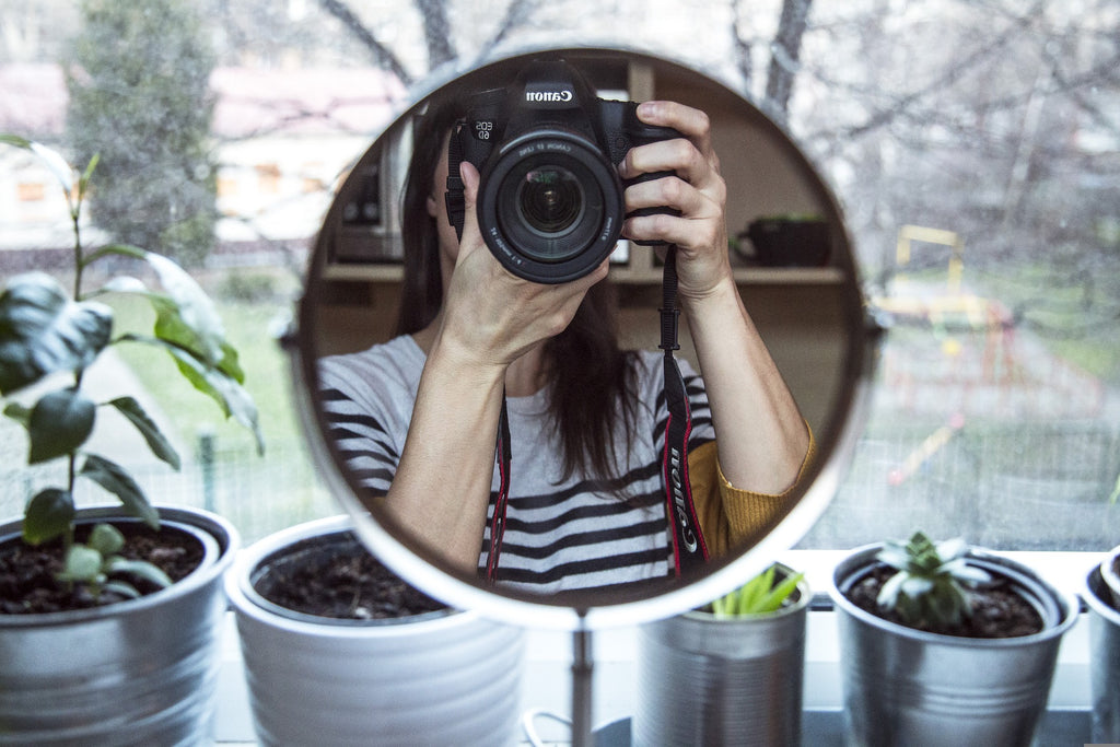 El arte del accesorio, ¿cómo puedes tomar mejores fotos con dos simples elementos?
