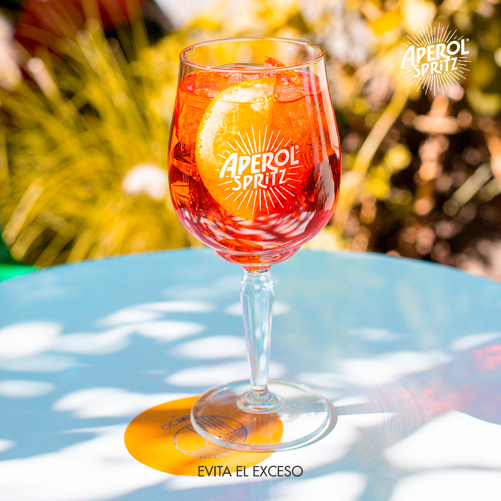 aperol spritz: el coctel refrescante para compartir