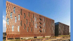 Arquitectura sostenible y edificios ecológicos que impulsan los esfuerzos Net-Zero en RMZ