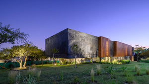 AR Arquitectos designs Black House in Argentina