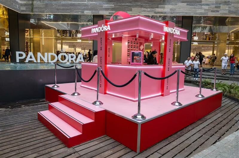 Pandora pone en marcha un triplete de pop-up stores en México
