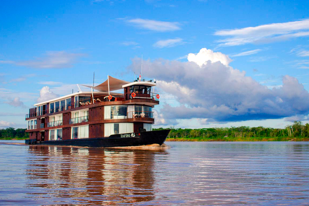 Jungle Experiences cumple una década de navegar  por el Amazonas del Perú