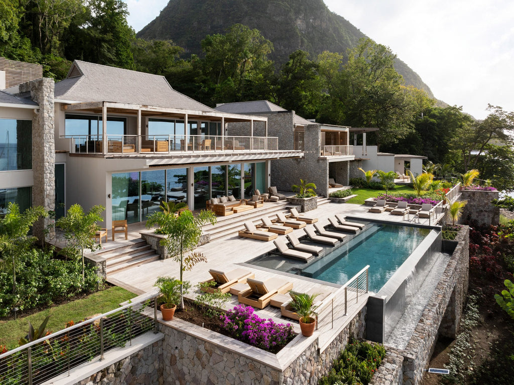 Botelho Wood Architects utiliza piedra y madera para la actualización del resort Santa Lucía