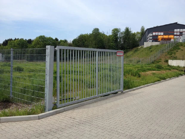 Protección perimetral: cierre fiable y seguro de puertas y portones en zonas exteriores