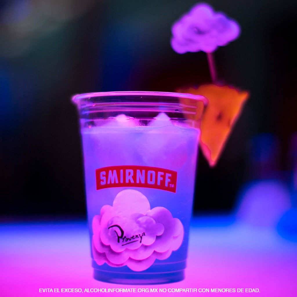 DISFRUTA DEL VERANO CON SMIRNOFF Y KAROL G