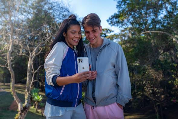Smartphones Motorola que no pueden faltar este regreso a clases