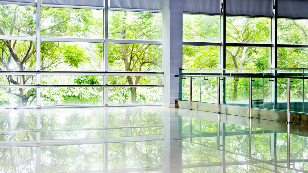 Cuál es la importancia de monitorear la calidad del aire interior en edificios